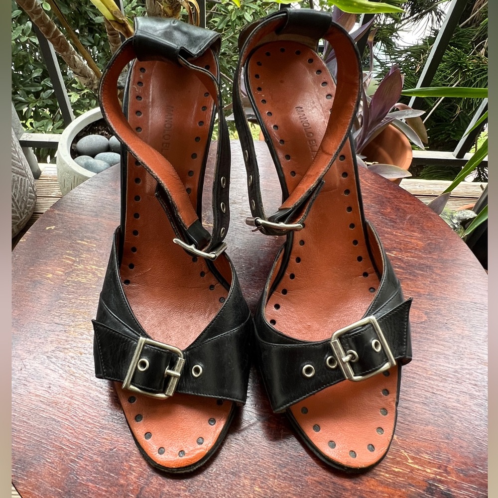 Manolo Blahnik Black Leather heels with Buckle